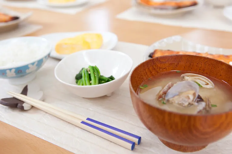 薬に頼りすぎない、まずは食事と運動を中心とした治療から行います